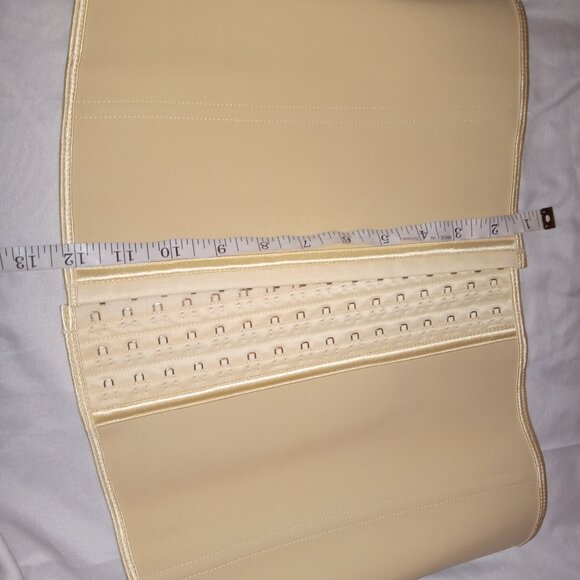 Beige Hourglass Angel Latex Waist Trainer โ 3 Hook Shapewear for Instant Curves - Picture 6 of 12